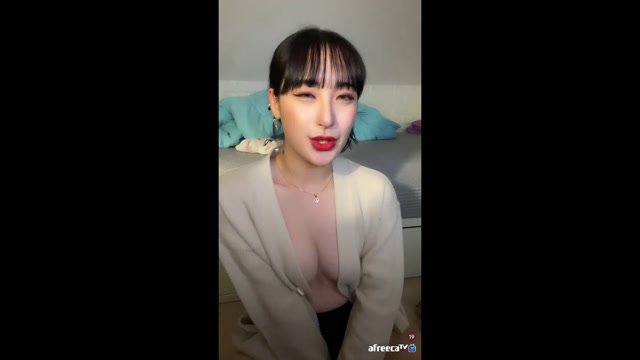 자꾸만 보게 되는 웅지니의 아찔한 플러팅 …